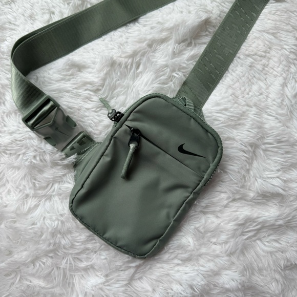 Nike Handbags - Nike Sling Bag